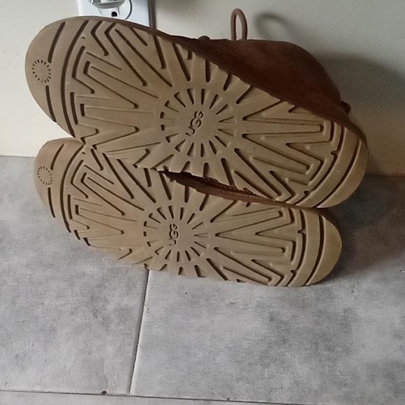 UGG shoes size 8 men - Picture 5 of 5